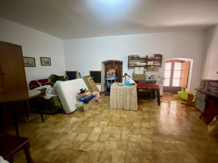 Image No.67-7 Bed Property for sale