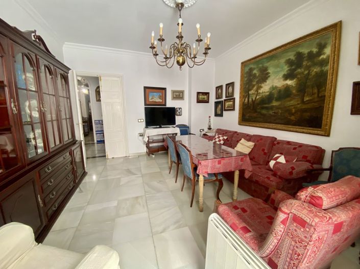 Image No.8-7 Bed Property for sale