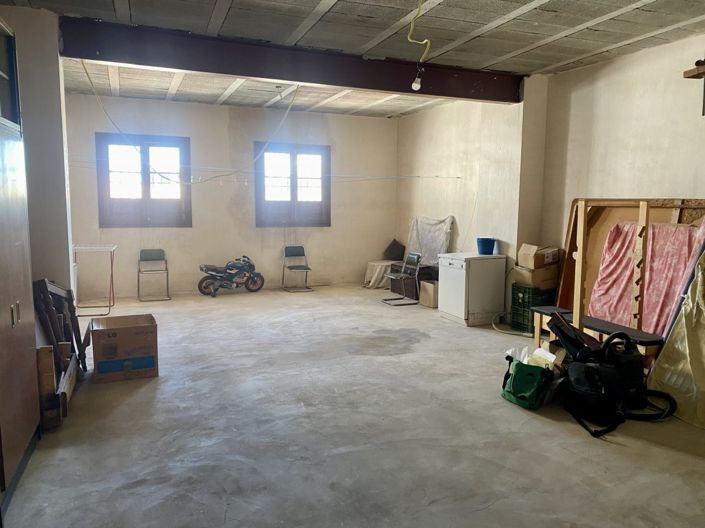 Image No.73-7 Bed Property for sale