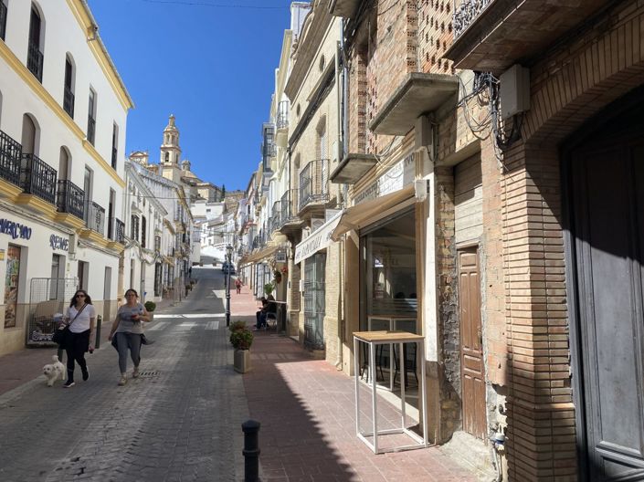 Image No.75-7 Bed Property for sale