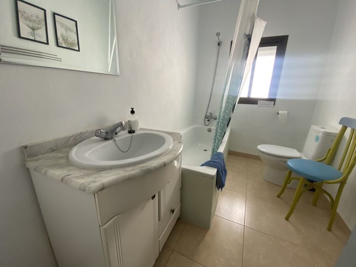 Image No.32-4 Bed Townhouse for sale