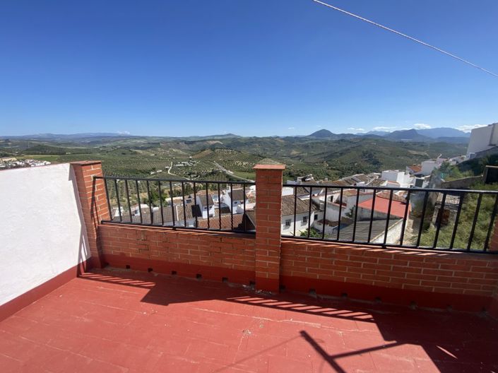 Image No.40-4 Bed Townhouse for sale