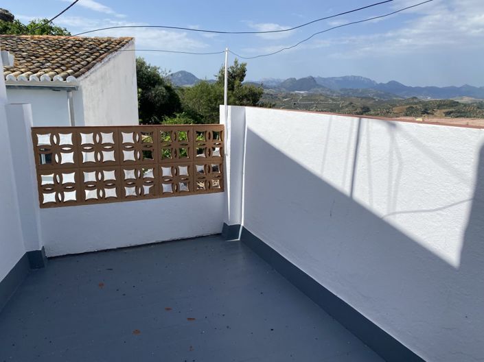 Image No.18-2 Bed Townhouse for sale