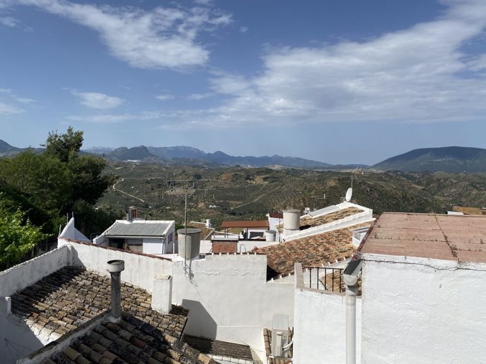 Image No.20-2 Bed Townhouse for sale