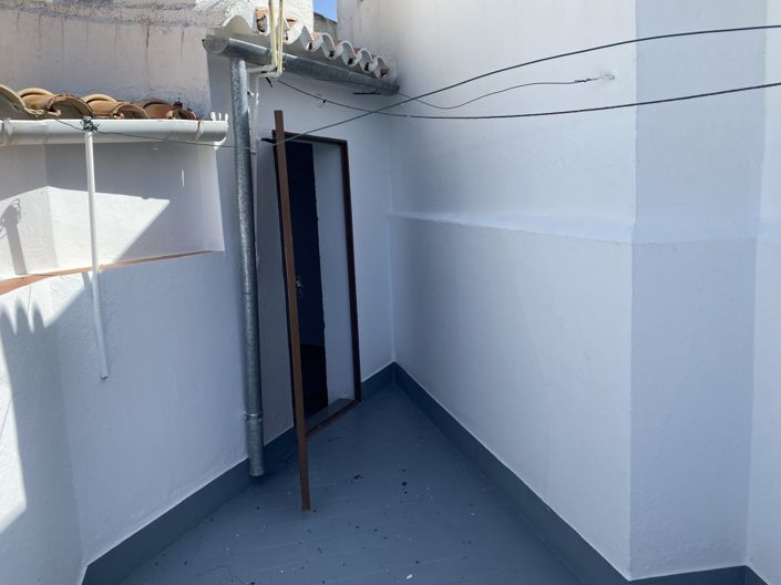 Image No.21-2 Bed Townhouse for sale