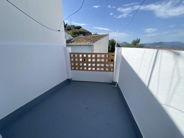 Image No.22-2 Bed Townhouse for sale