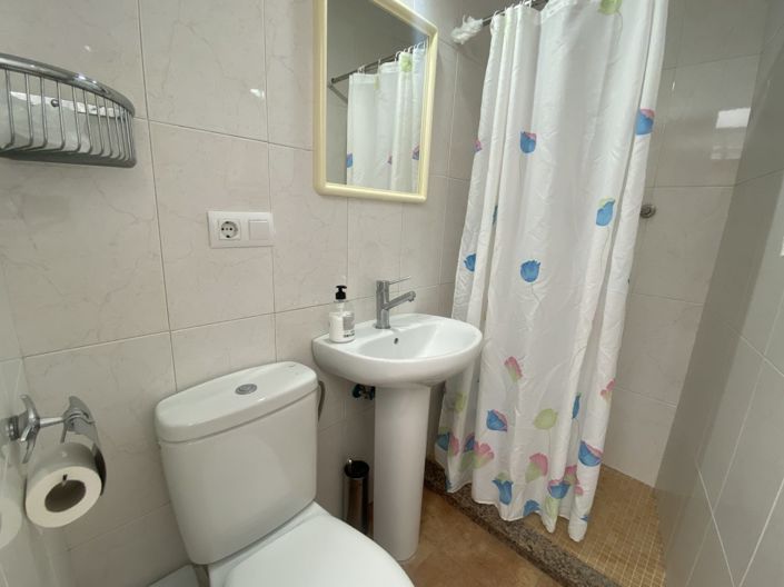 Image No.8-2 Bed Townhouse for sale