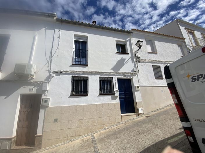 Image No.21-2 Bed Townhouse for sale