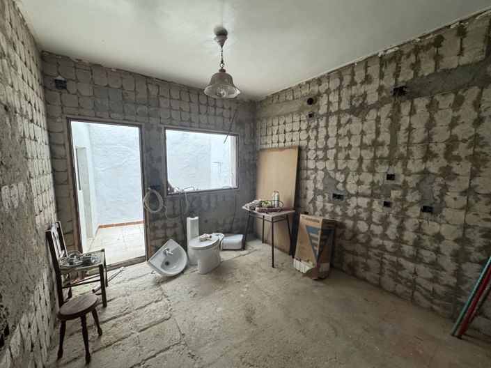 Image No.24-5 Bed Townhouse for sale