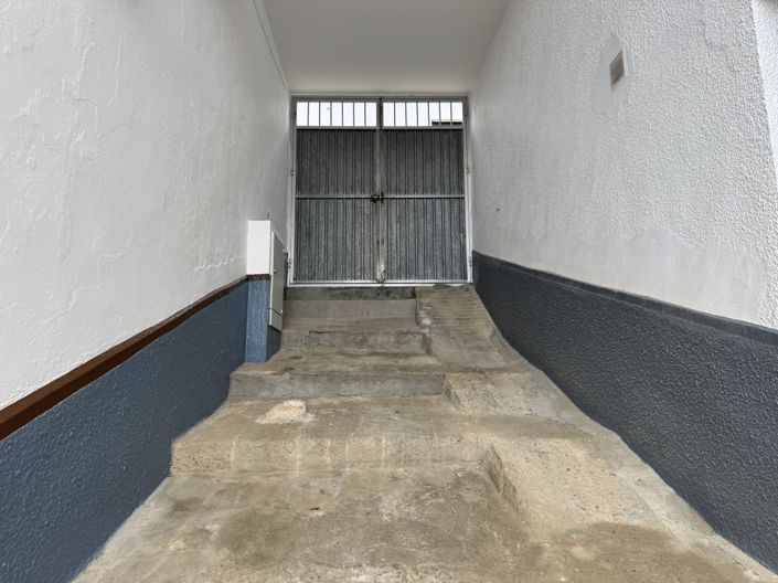 Image No.8-5 Bed Townhouse for sale