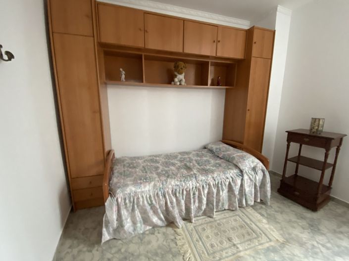 Image No.29-4 Bed Townhouse for sale