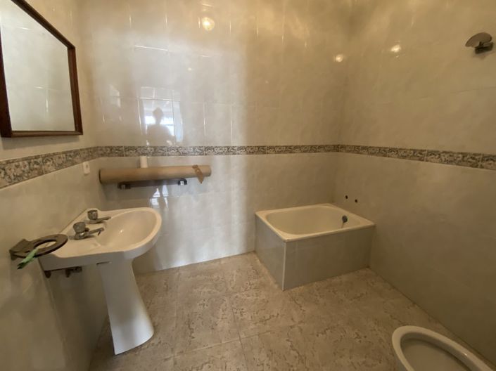 Image No.57-4 Bed Townhouse for sale