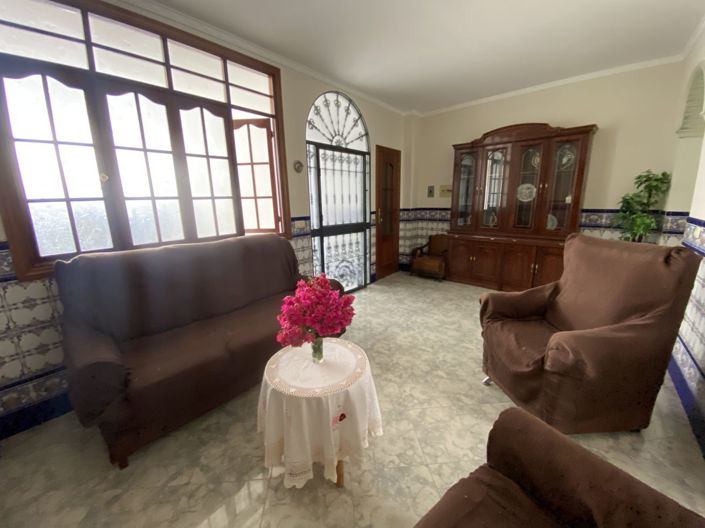 Image No.10-4 Bed Townhouse for sale