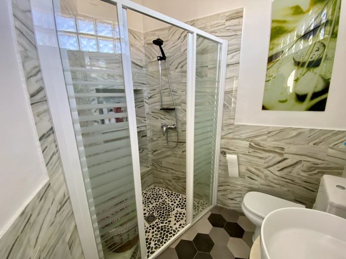 Image No.20-2 Bed Townhouse for sale