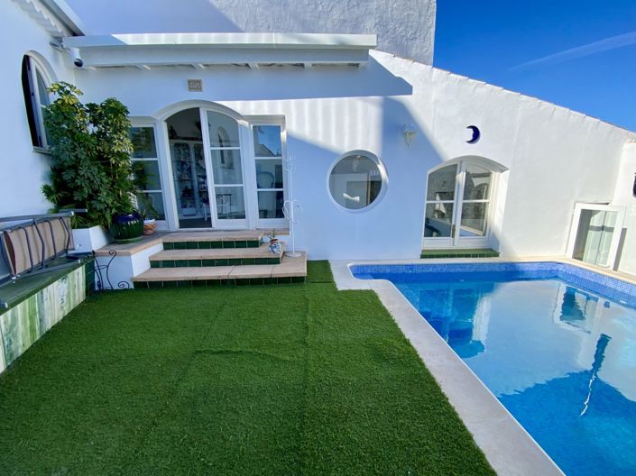 Image No.30-2 Bed Townhouse for sale