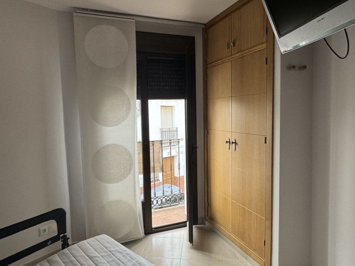 Image No.11-2 Bed Townhouse for sale