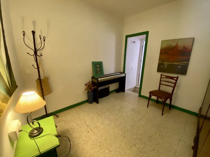 Image No.17-3 Bed Property for sale