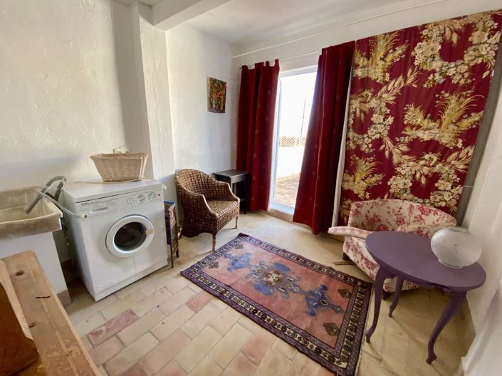 Image No.18-3 Bed Property for sale