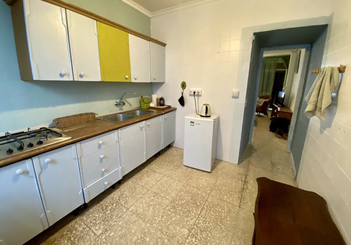 Image No.6-3 Bed Property for sale