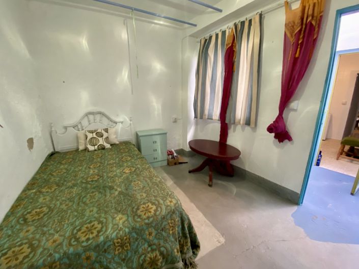 Image No.10-3 Bed Property for sale