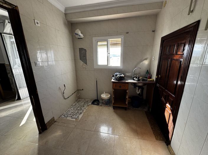 Image No.12-3 Bed Townhouse for sale