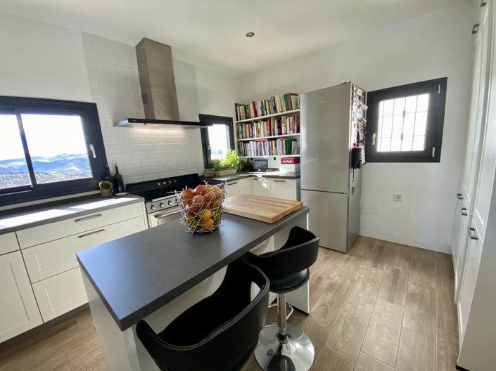 Image No.13-4 Bed Townhouse for sale