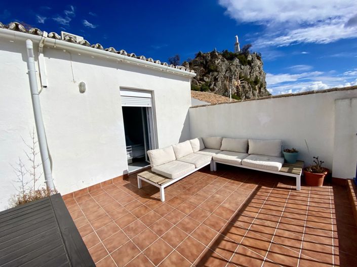 Image No.24-4 Bed Townhouse for sale