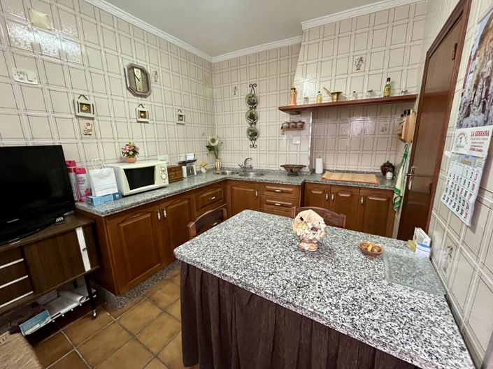 Image No.11-5 Bed Property for sale