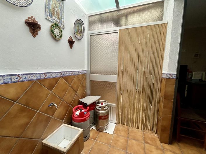 Image No.14-5 Bed Property for sale