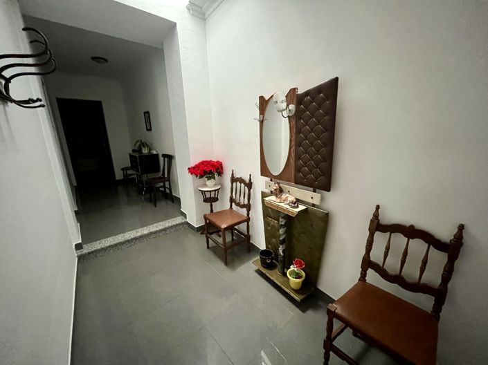 Image No.24-5 Bed Property for sale