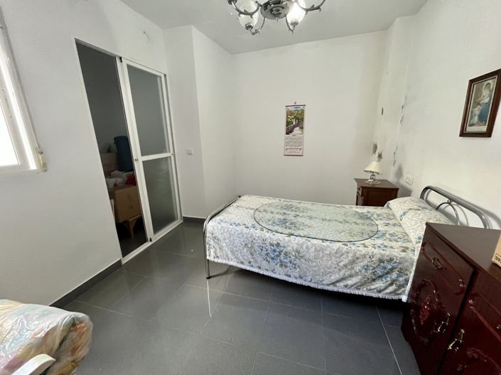 Image No.25-5 Bed Property for sale