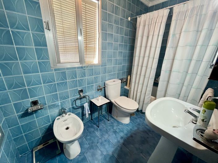 Image No.26-5 Bed Property for sale