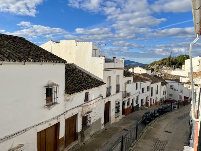 Image No.36-5 Bed Property for sale