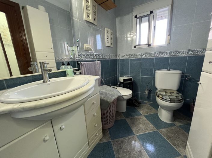 Image No.12-2 Bed Townhouse for sale