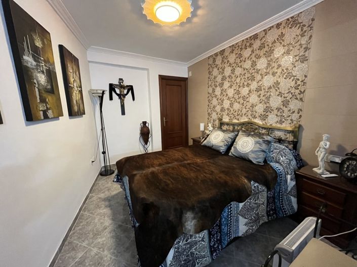 Image No.13-2 Bed Townhouse for sale