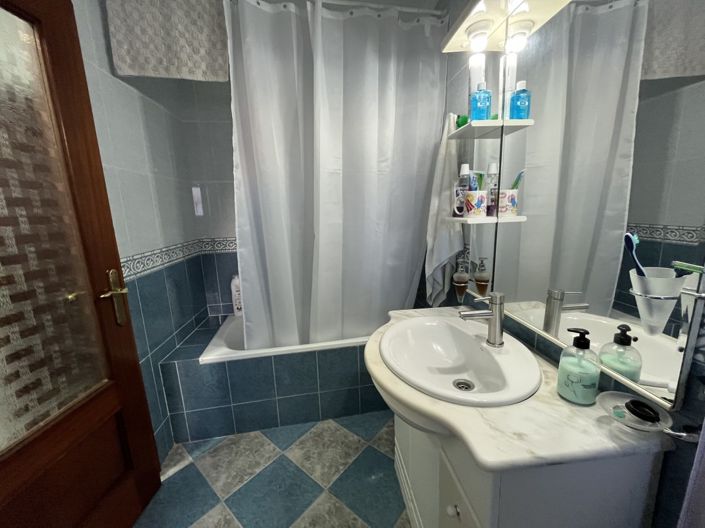 Image No.14-2 Bed Townhouse for sale