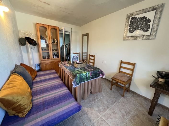 Image No.15-2 Bed Townhouse for sale