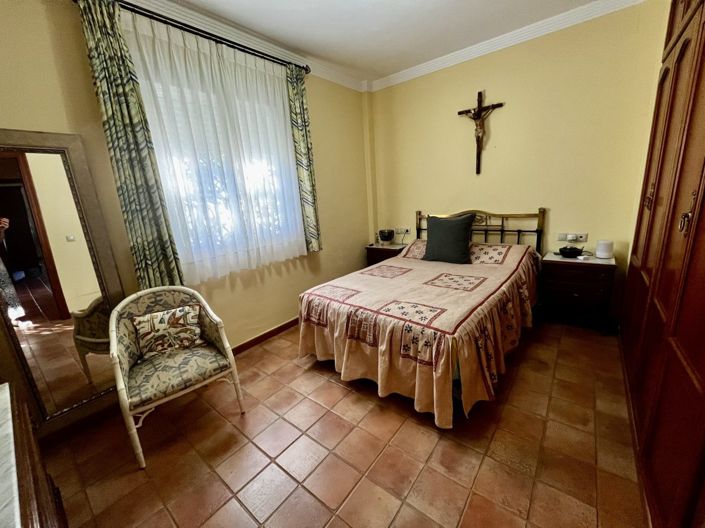 Image No.17-3 Bed Chalet for sale