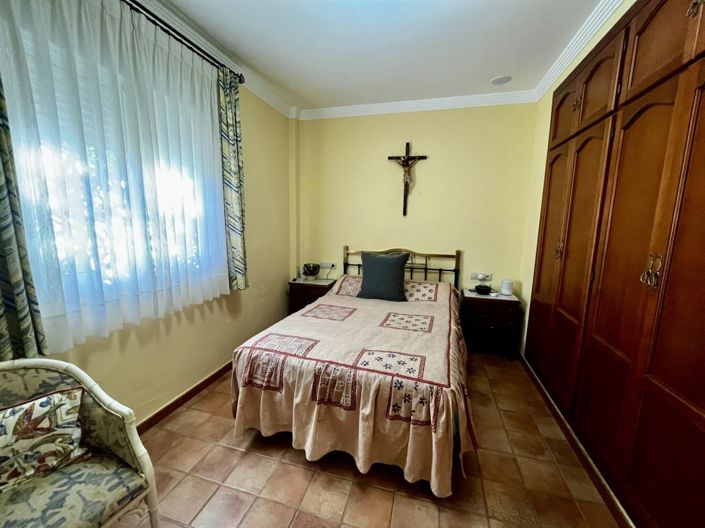 Image No.20-3 Bed Chalet for sale