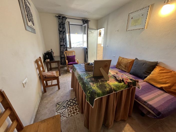 Image No.20-2 Bed Townhouse for sale