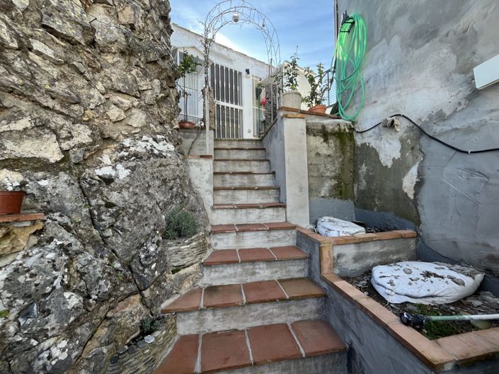 Image No.23-2 Bed Townhouse for sale