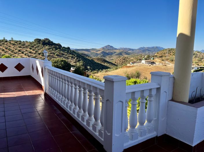 Image No.33-3 Bed Chalet for sale