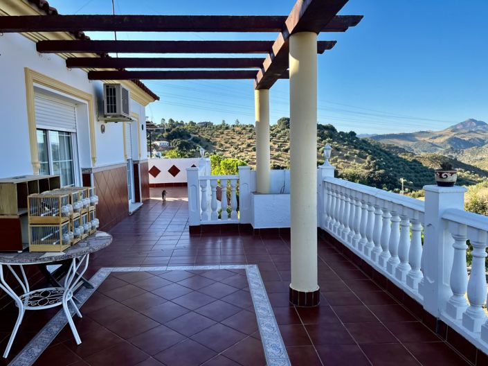Image No.35-3 Bed Chalet for sale