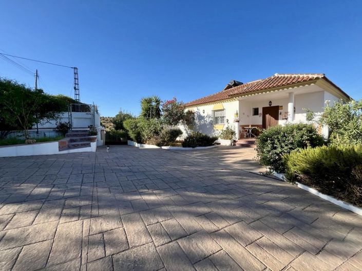 Image No.44-3 Bed Chalet for sale