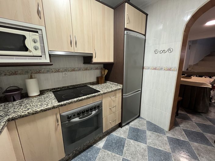 Image No.9-2 Bed Townhouse for sale