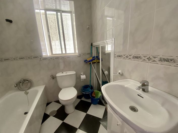 Image No.17-2 Bed Townhouse for sale