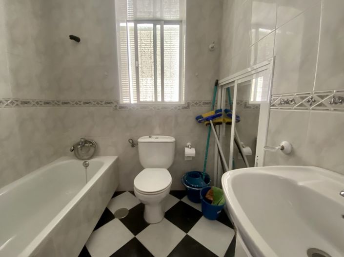Image No.19-2 Bed Townhouse for sale