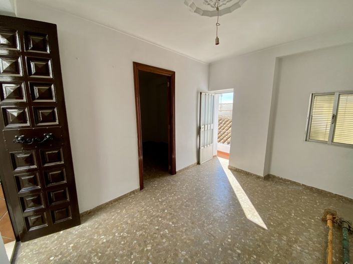 Image No.23-2 Bed Townhouse for sale