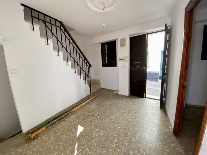 Image No.26-2 Bed Townhouse for sale