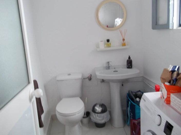 Image No.10-2 Bed Property for sale